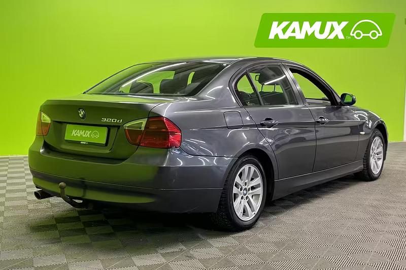 Käytetty BMW 320 177 HP (130 kW) 2007 Hopea / harmaa Sedan