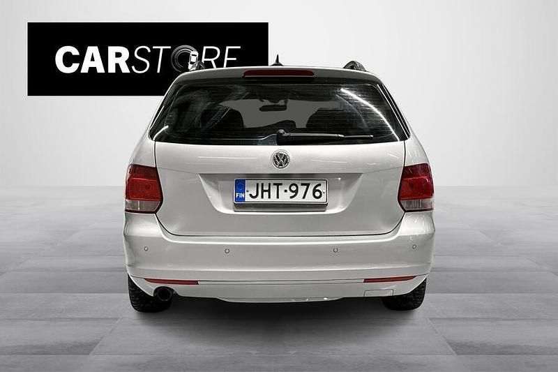 Käytetty VW Golf Highline 105 HP (77 kW) 2011 Farmari