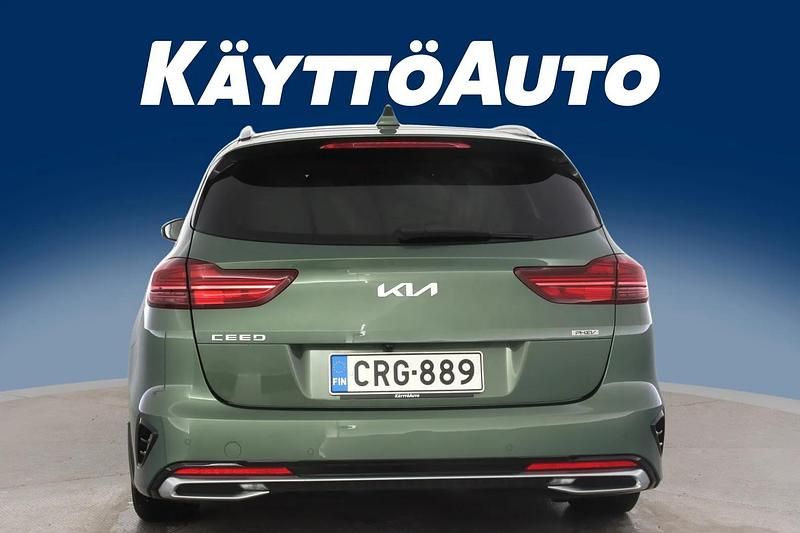 Käytetty Kia Ceed Sportswagon Premium 140 HP (102 kW) 2022 Met. vihreä Farmari