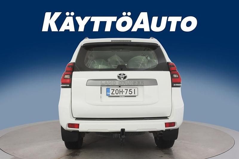 Käytetty Toyota Land Cruiser Active 204 HP (150 kW) 2022 Valkoinen Katumaasturi