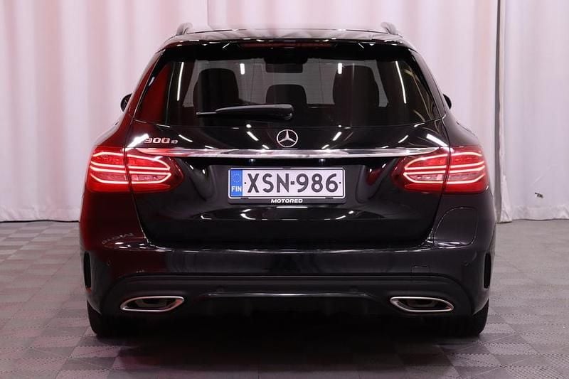 Käytetty Mercedes C300e Business 320 HP (235 kW) 2021 Farmari