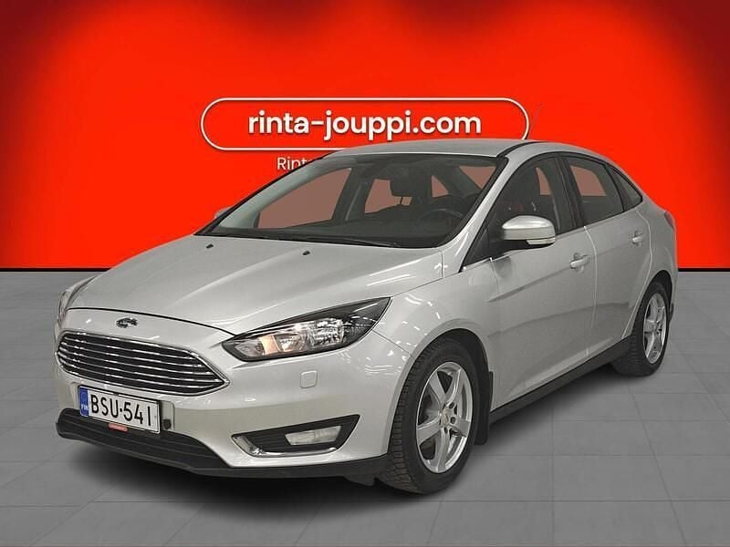 Harmaa Käytetty 2015 Ford Focus Titanium Sedan | 6 890 € (Perustarjous) - Kuva 1/3