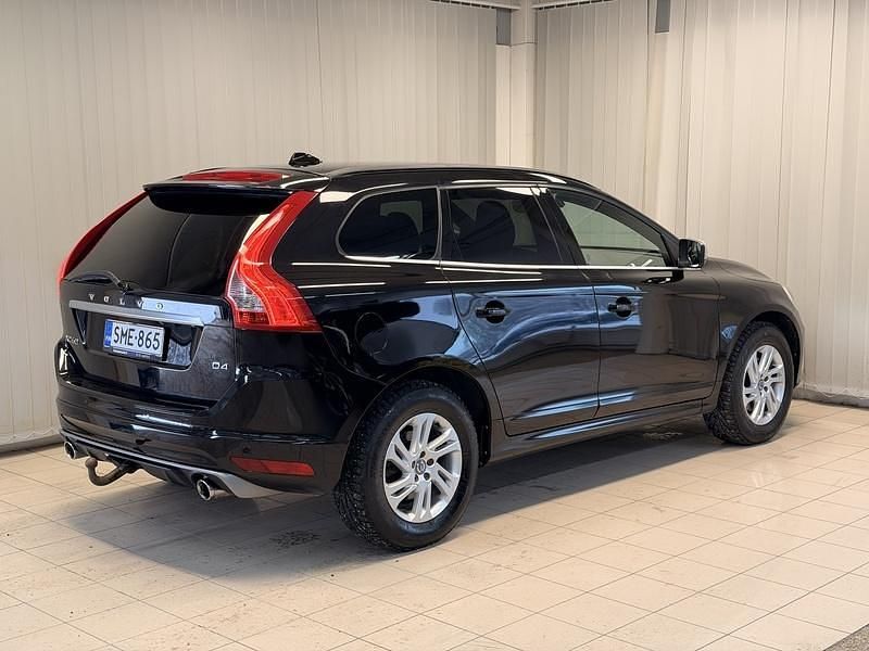 Käytetty Volvo XC60 Business Edition 190 HP (139 kW) 2017 Musta Katumaasturi