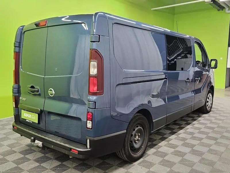 Käytetty Nissan NV300 125 HP (91 kW) 2019 Sininien Van