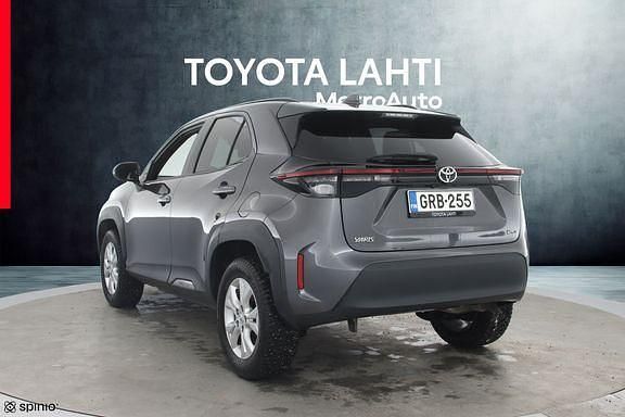 Käytetty Toyota Yaris Cross 116 HP (85 kW) 2024 Harmaa Katumaasturi