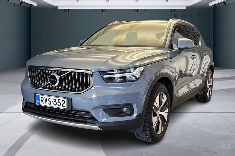 Met. harmaa Käytetty 2020 Volvo XC40 Inscription Katumaasturi | 27 900 € (Perustarjous) - Kuva 1/4