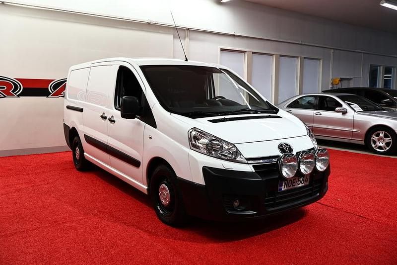 Käytetty Toyota Proace Life 128 HP (94 kW) 2015 Valkoinen Tila-auto