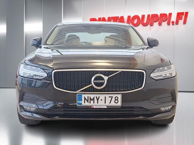 Käytetty Volvo S90 Momentum 150 HP (110 kW) 2018 Musta Sedan