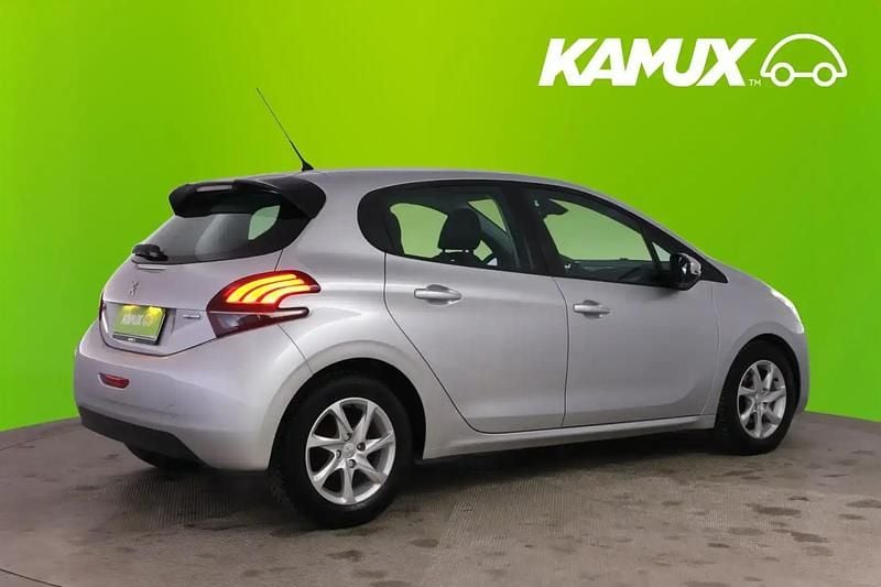 Käytetty Peugeot 208 Active 82 HP (60 kW) 2016 Hopea / harmaa Viistoperä