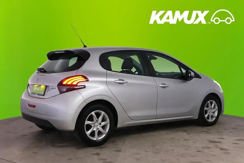 Käytetty Peugeot 208 Active 82 HP (60 kW) 2016 Hopea / harmaa Viistoperä