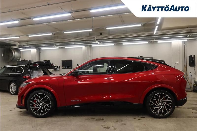Käytetty Ford Mustang Mach-E GT 358 kW (487 HP) 2025 Punainen Katumaasturi