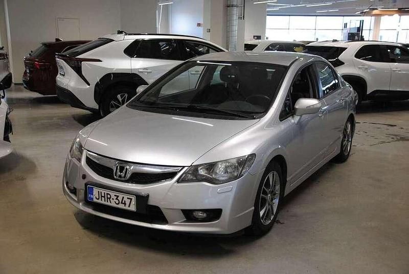 Käytetty Honda Civic Executive 140 HP (102 kW) 2012 Sedan
