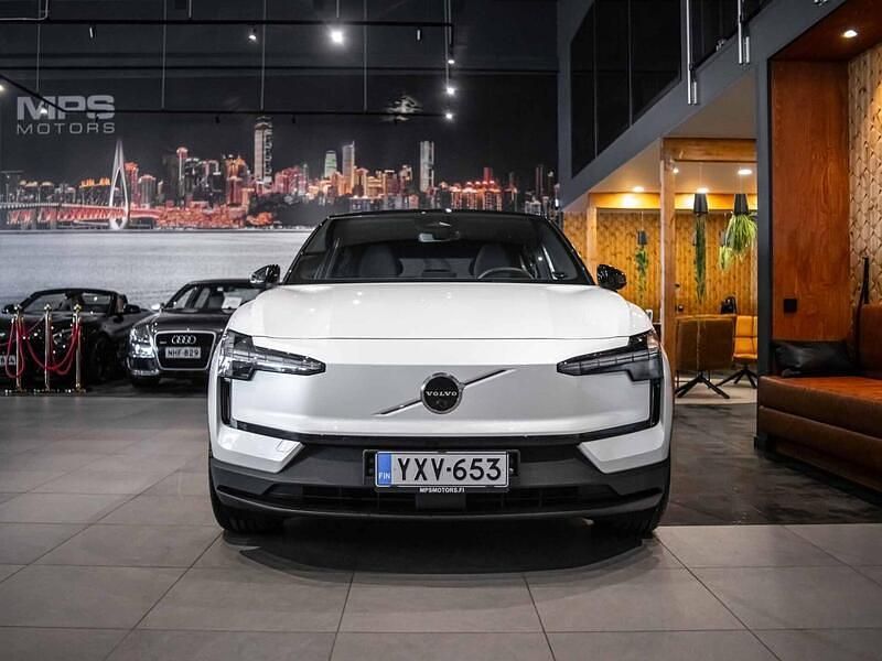 Käytetty Volvo EX30 Performance 314 kW (428 HP) 2024 Valkoinen Katumaasturi