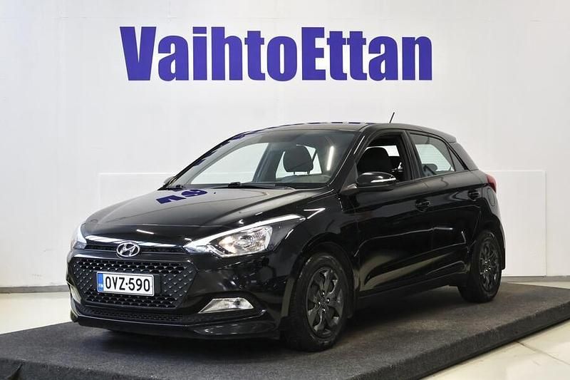 Käytetty Hyundai i20 75 HP (55 kW) 2018 Musta Viistoperä