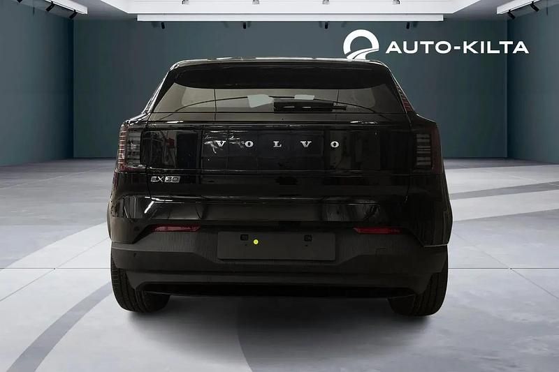 Uusi Volvo EX30 Core 11 kW (15 HP) 2026 Metallimusta Katumaasturi