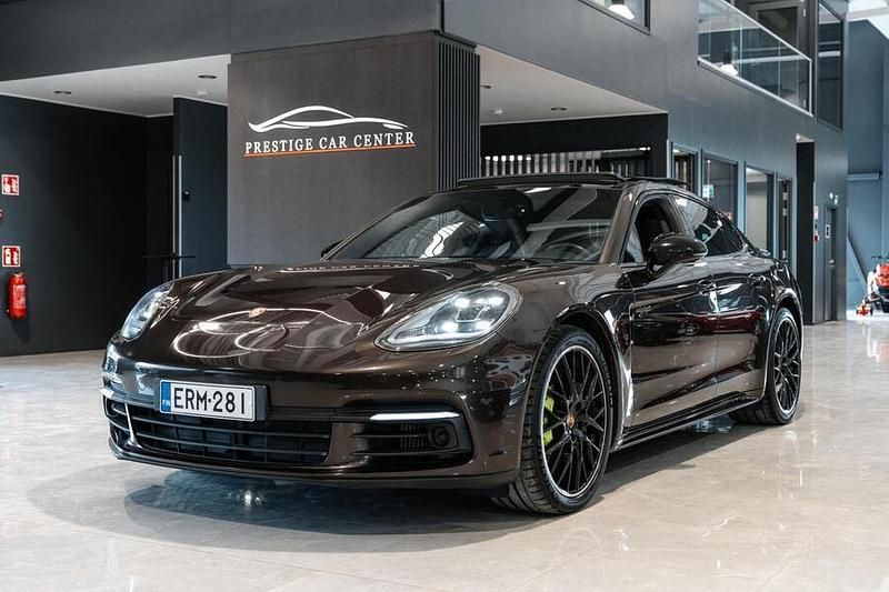 Käytetty Porsche Panamera 4 462 HP (339 kW) 2018 Sedan