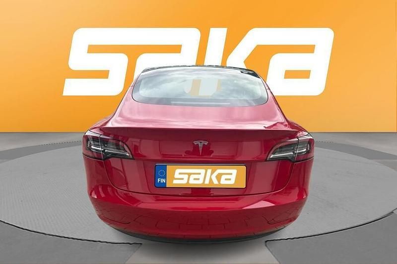 Käytetty Tesla Model 3 Standard Range Plus 239 kW (325 HP) 2023 Sedan