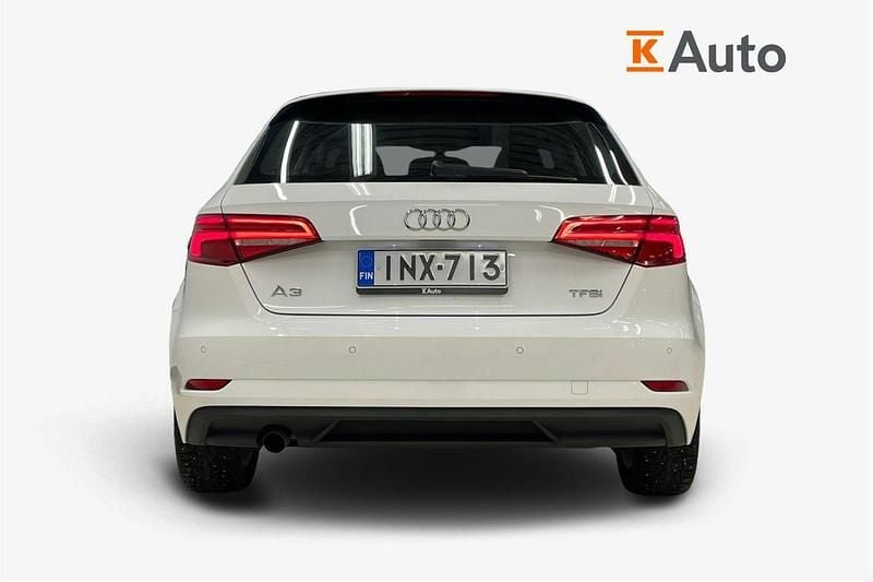 Käytetty Audi A3 Sportback Business 116 HP (85 kW) 2018 Valkoinen Viistoperä