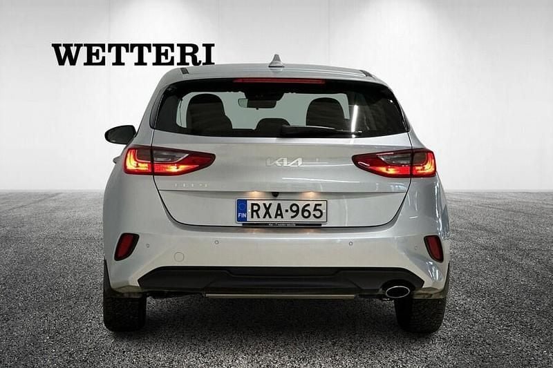 Käytetty Kia Ceed LX 101 HP (74 kW) 2025 Hopea Viistoperä