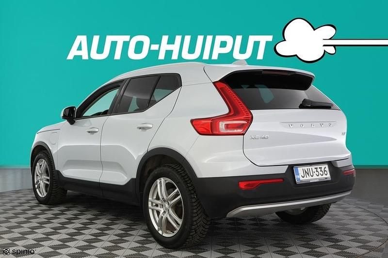 Käytetty Volvo XC40 Momentum 262 HP (192 kW) 2020 Katumaasturi
