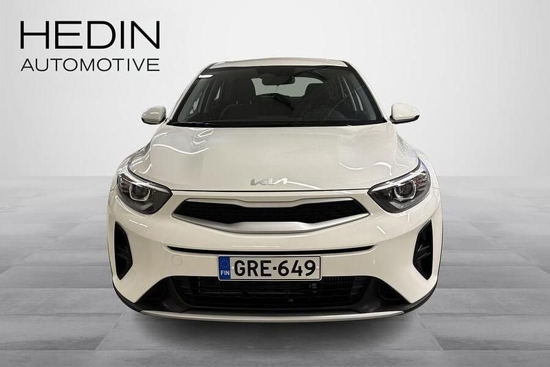 Käytetty Kia Stonic LX 101 HP (74 kW) 2025 Valkoinen Katumaasturi