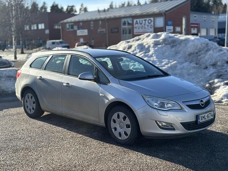 Käytetty Opel Astra Enjoy 120 HP (88 kW) 2012 Farmari