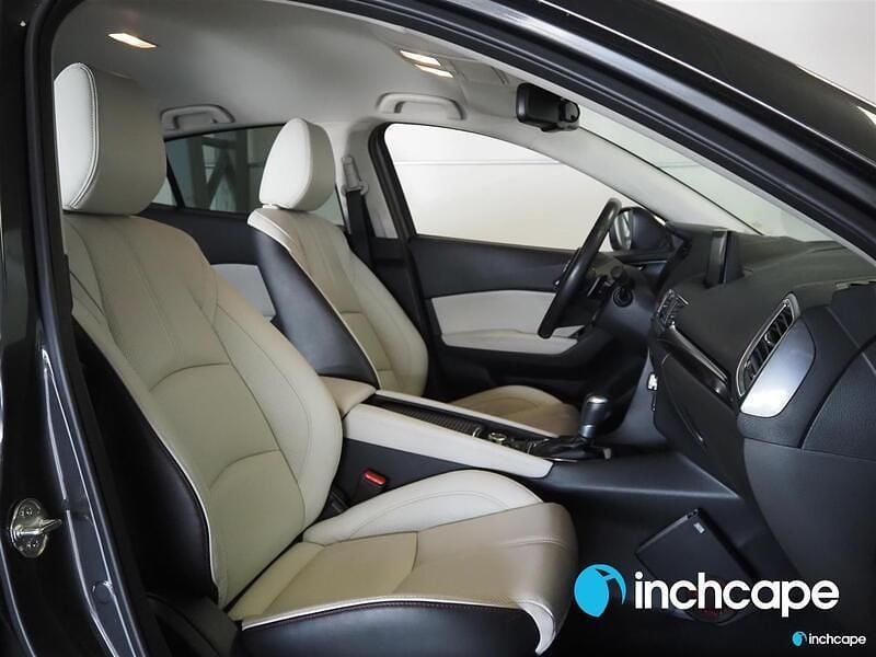 Käytetty Mazda 3 Luxury 120 HP (88 kW) 2017 Sedan