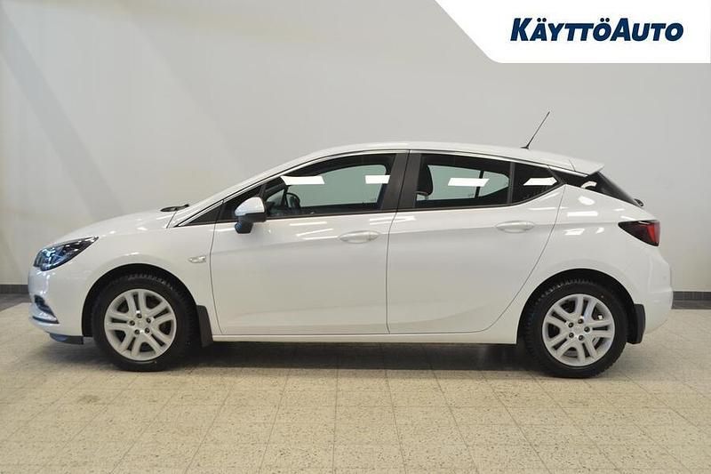 Käytetty Opel Astra Enjoy 90 HP (66 kW) 2019 Valkoinen Viistoperä