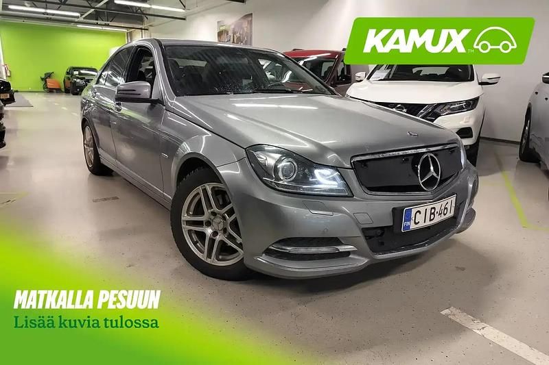 Hopea / harmaa Käytetty 2011 Mercedes C200 Business Sedan | 9 590 € (Perustarjous) - Kuva 1/4