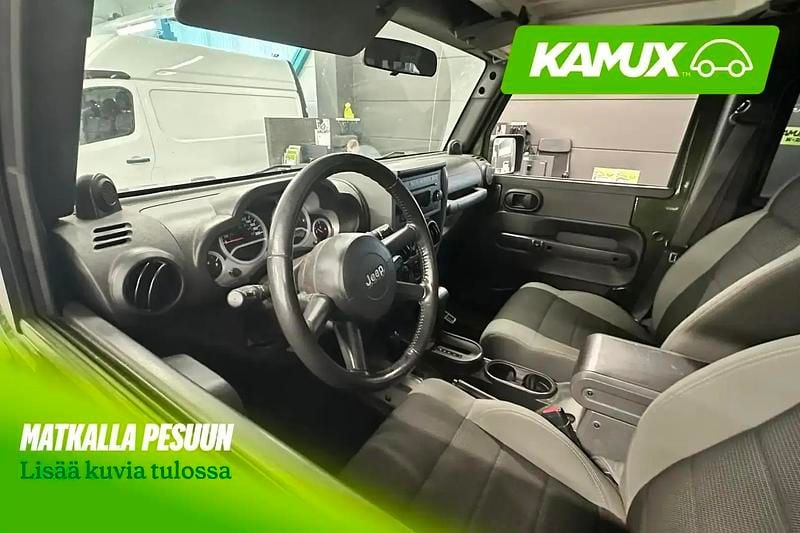 Käytetty Jeep Wrangler Unlimited Sport 177 HP (130 kW) 2007 Vihreä Katumaasturi