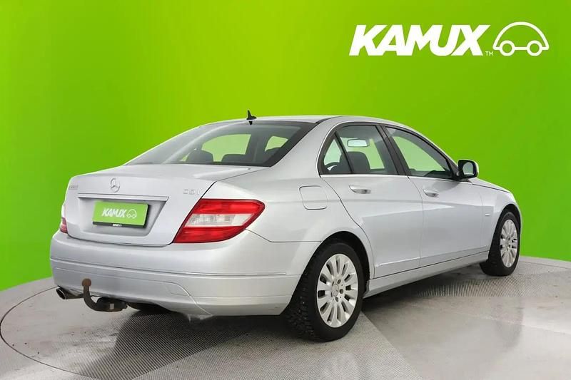 Käytetty Mercedes C220 170 HP (125 kW) 2007 Hopea / harmaa Sedan