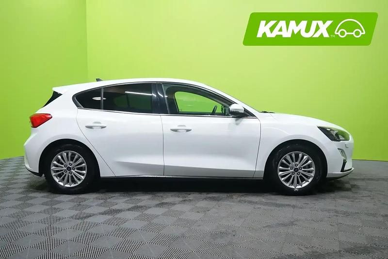 Käytetty Ford Focus Titanium 125 HP (91 kW) 2021 Valkoinen Sedan