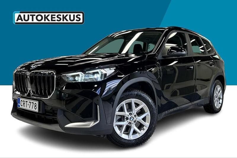 Musta Käytetty 2024 BMW X1 Comfort Edition Katumaasturi | 42 900 € (Hieman kallis) - Kuva 1/4