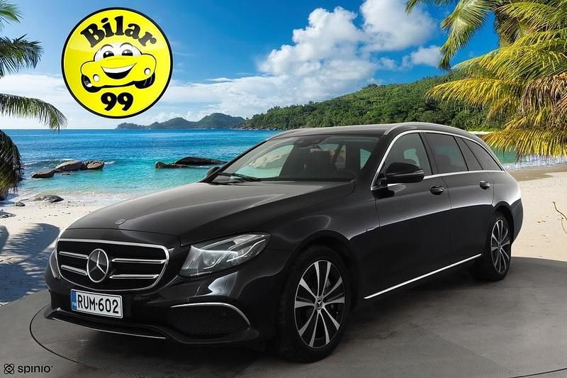 Käytetty 2020 Mercedes E300 Avantgarde Sedan | 26 290 € (Supertarjous) - Kuva 1/3