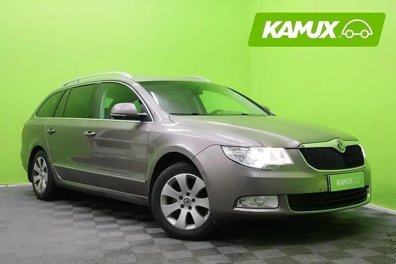 Fialova amethyst/amethyst purple Käytetty 2013 Skoda Superb Business Line Farmari | 6 480 € (Perustarjous) - Kuva 1/4