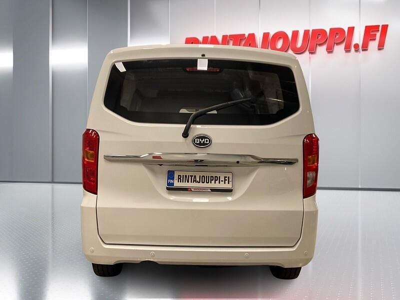 Käytetty BYD ETP3 100 kW (136 HP) 2023 Van