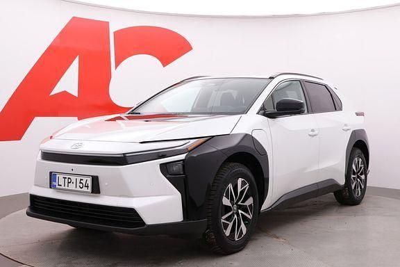 Harmaa Käytetty 2025 Toyota bZ4X Edition Katumaasturi | 51 990 € - Kuva 1/4