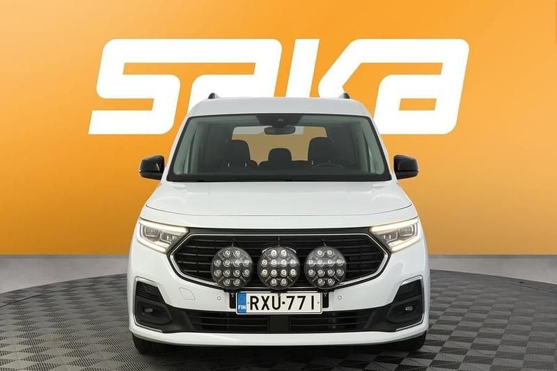 Käytetty Ford Tourneo Connect Titanium 122 HP (89 kW) 2023 Tila-auto