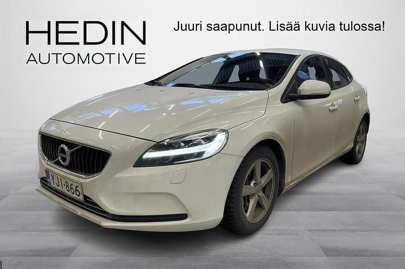 Käytetty Volvo V40 Business Edition 120 HP (88 kW) 2016 Valkoinen Viistoperä