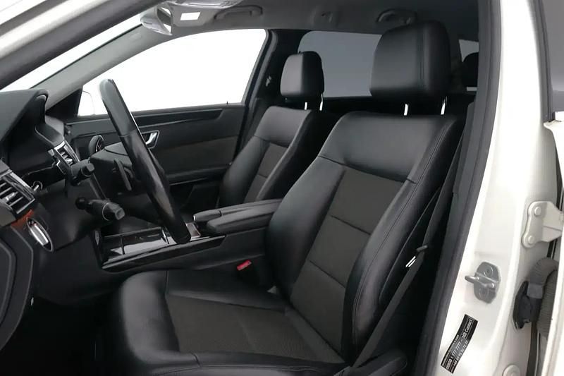 Käytetty Mercedes E220 Business 170 HP (125 kW) 2012 Valkoinen Farmari