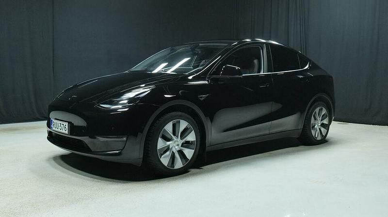 Käytetty Tesla Model Y 258 kW (351 HP) 2021 Musta Katumaasturi