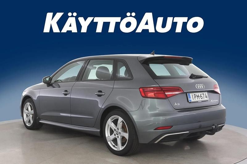 Käytetty Audi A3 Sportback e-tron Business 150 HP (110 kW) 2020 Monsungrau metallic Viistoperä