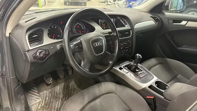 Käytetty Audi A4 Business 179 HP (131 kW) 2009 Hopea / harmaa Farmari