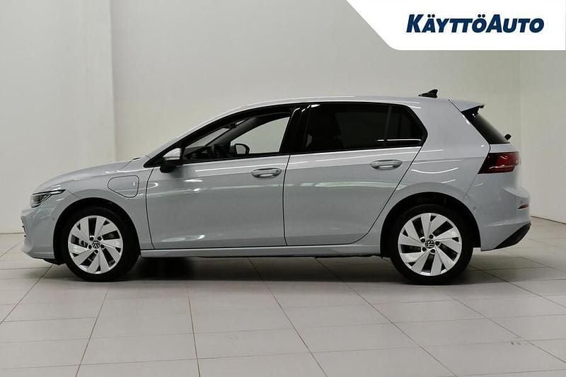 Uusi VW Golf VIII Comfortline 204 HP (150 kW) 2025 Sininen Viistoperä