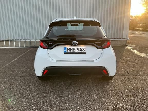 Käytetty Toyota Yaris Active 114 HP (83 kW) 2021 Valkoinen Viistoperä