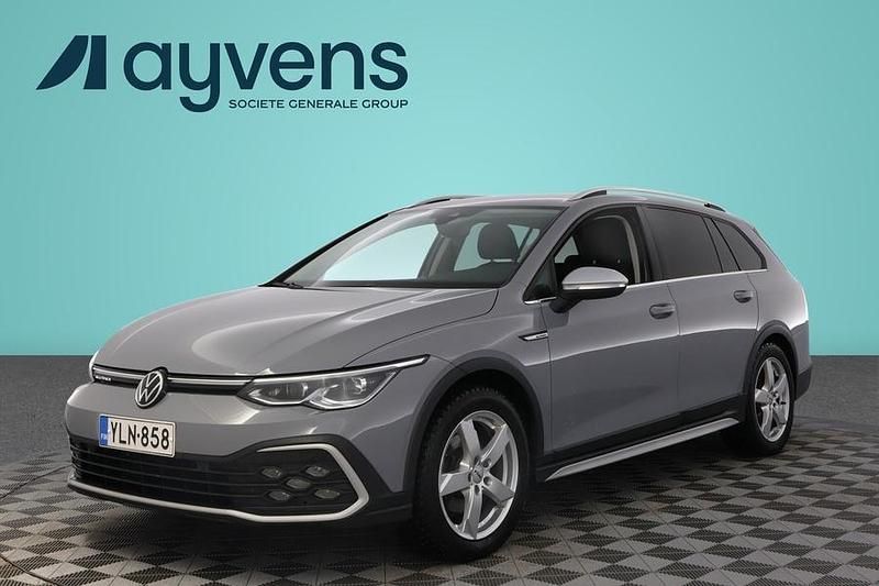 Käytetty VW Golf VIII 190 HP (139 kW) 2021 Harmaa Farmari