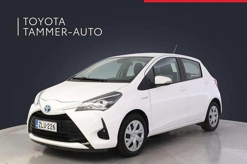 Valkoinen Käytetty 2018 Toyota Yaris Hybrid Active Viistoperä | 13 480 € (Perustarjous) - Kuva 1/3