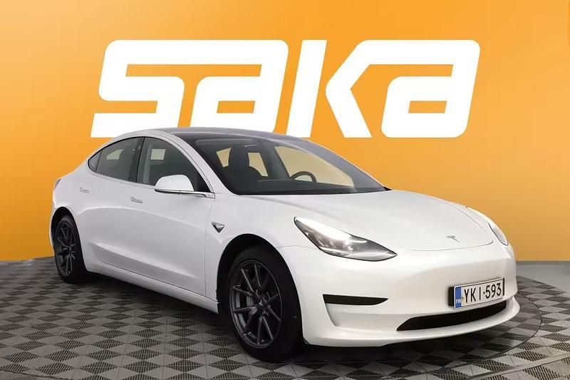 Käytetty Tesla Model 3 Standard Range Plus 239 kW (325 HP) 2020 Sedan