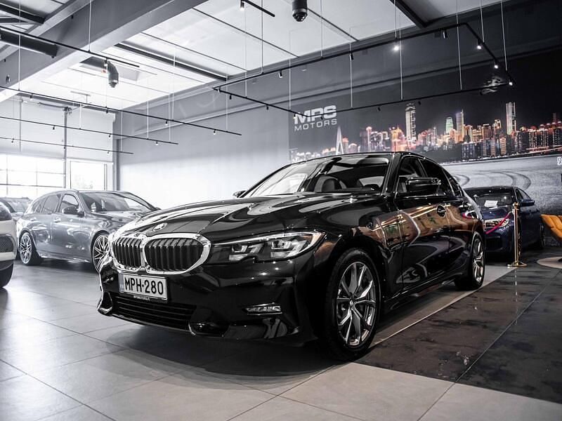 Käytetty BMW 330e Sport Line 184 HP (135 kW) 2022 Musta Sedan