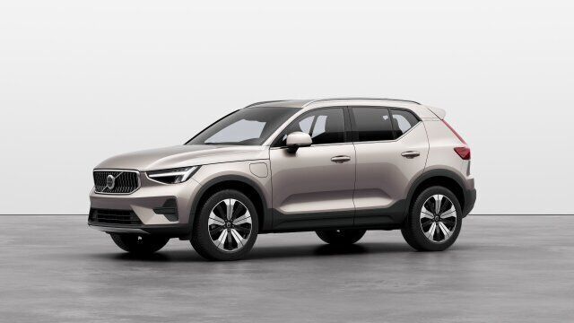 Käytetty 2020 Volvo XC40 Momentum Katumaasturi | 54 242 € - Kuva 1/1